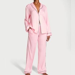 New Victoria's Secret Pink Pajama Set Size M REGULAR